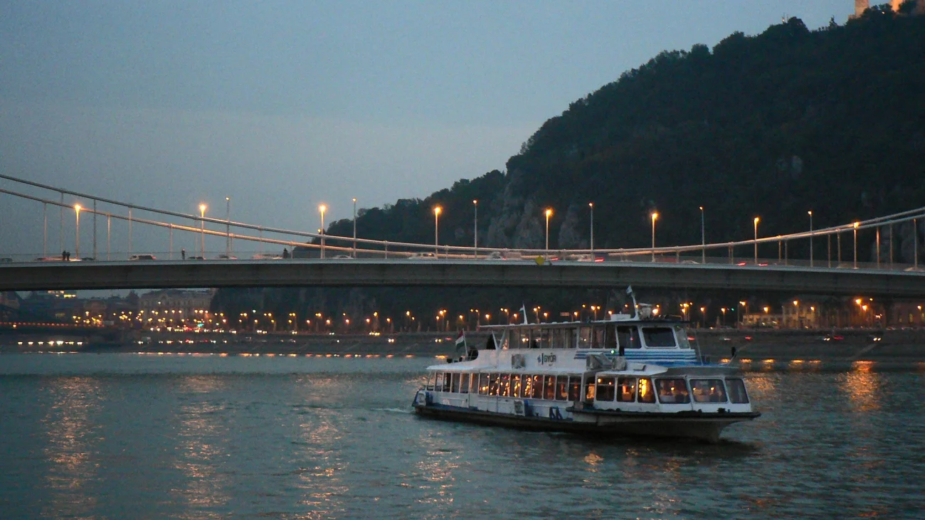 Experience Budapest’s Magic After Dark: The Best Night Cruises on the Danube